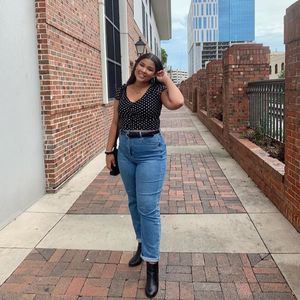 Meet your Posher, Janaye